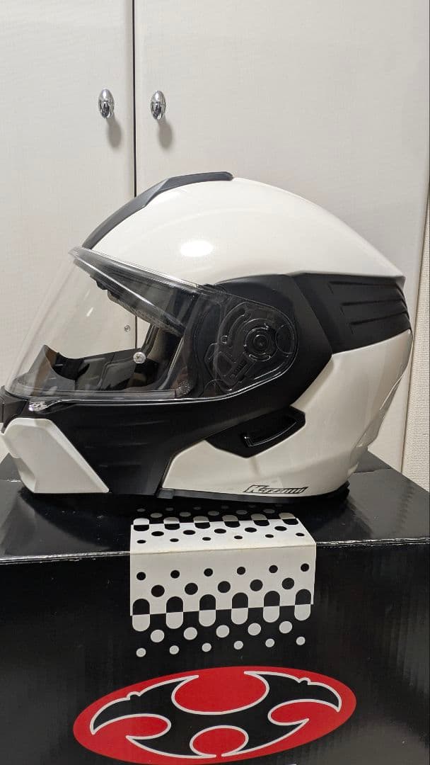 Kabuto Kazami XL フルフェイスヘルメット ホワイト/ブラック