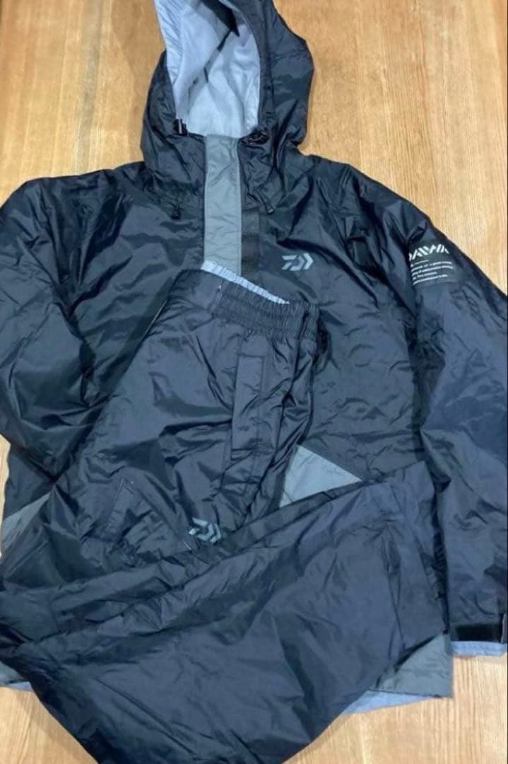 DIWA ダイワ　ナイロン　防寒スーツ　上下セット　M 　匿名発送