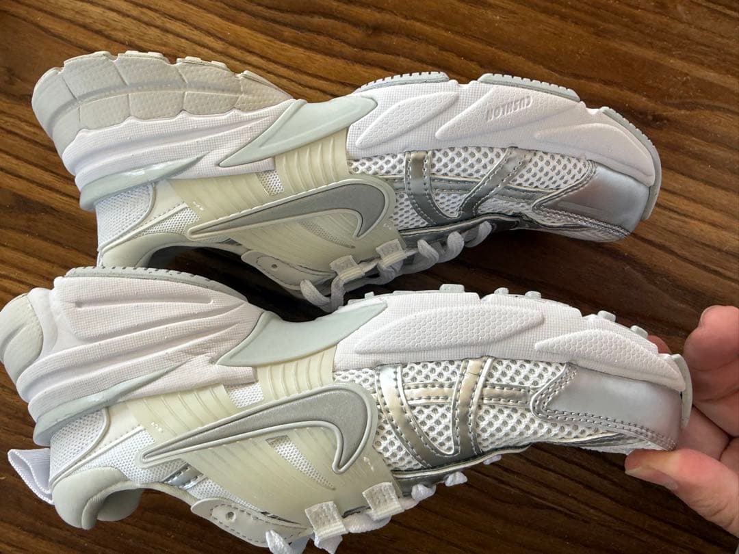 ナイキ V2K ラン　23.5cm ホワイト　シルバー