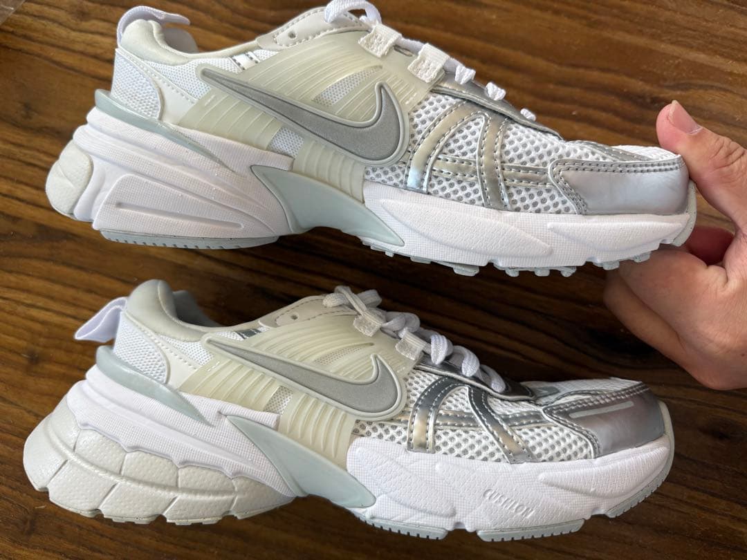 ナイキ V2K ラン　23.5cm ホワイト　シルバー