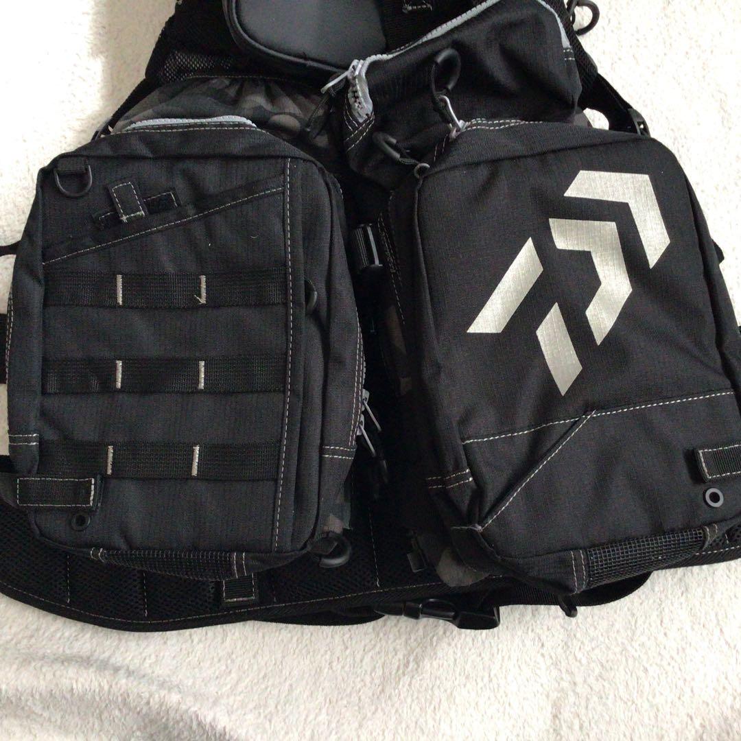 [ほぼ未使用・美品]ダイワ ベンチクールゲームベストIV DF-6109