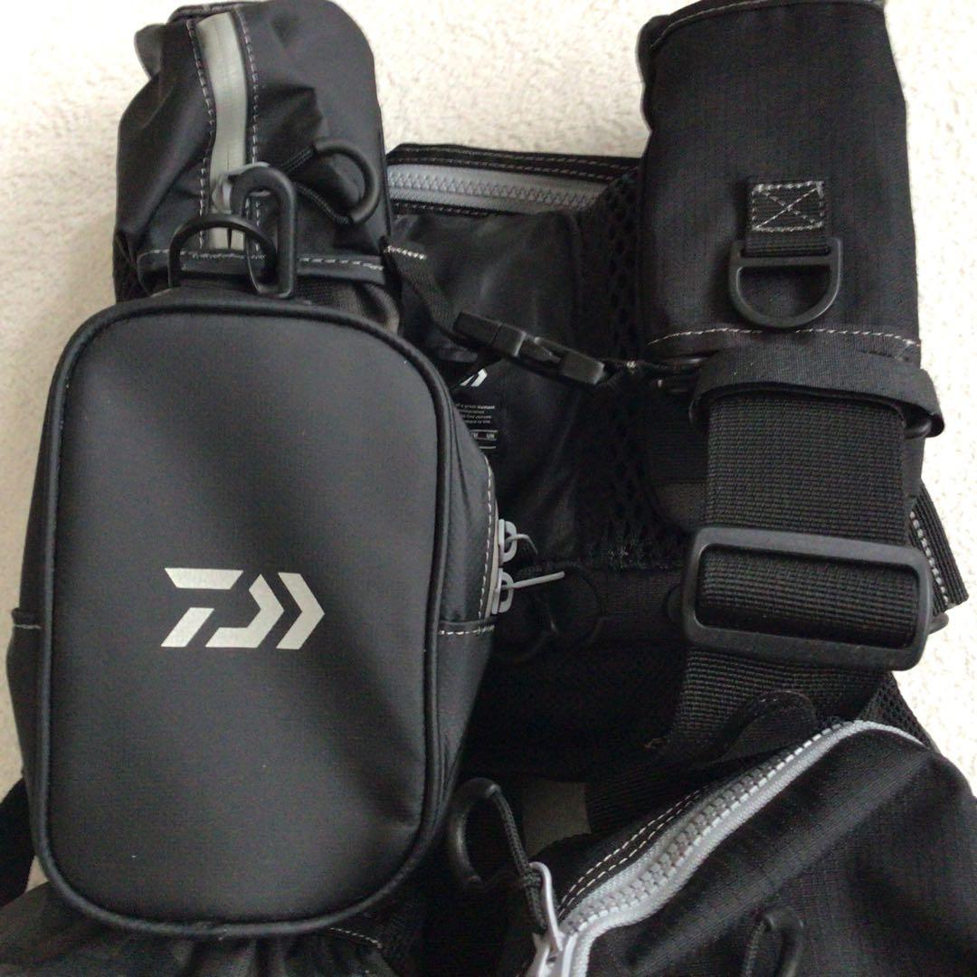 [ほぼ未使用・美品]ダイワ ベンチクールゲームベストIV DF-6109