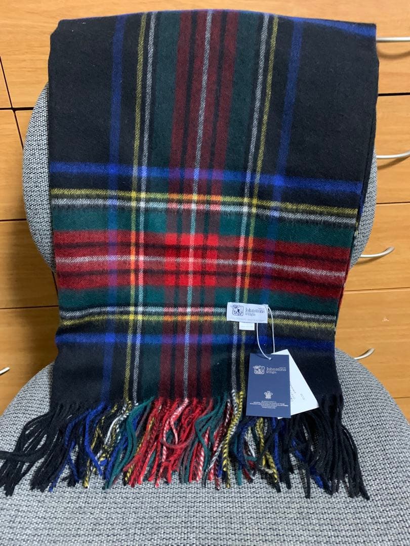 i*i様 ジョンストンズ スカーフ　ブラックスチュワートタータンチェック 大判カ