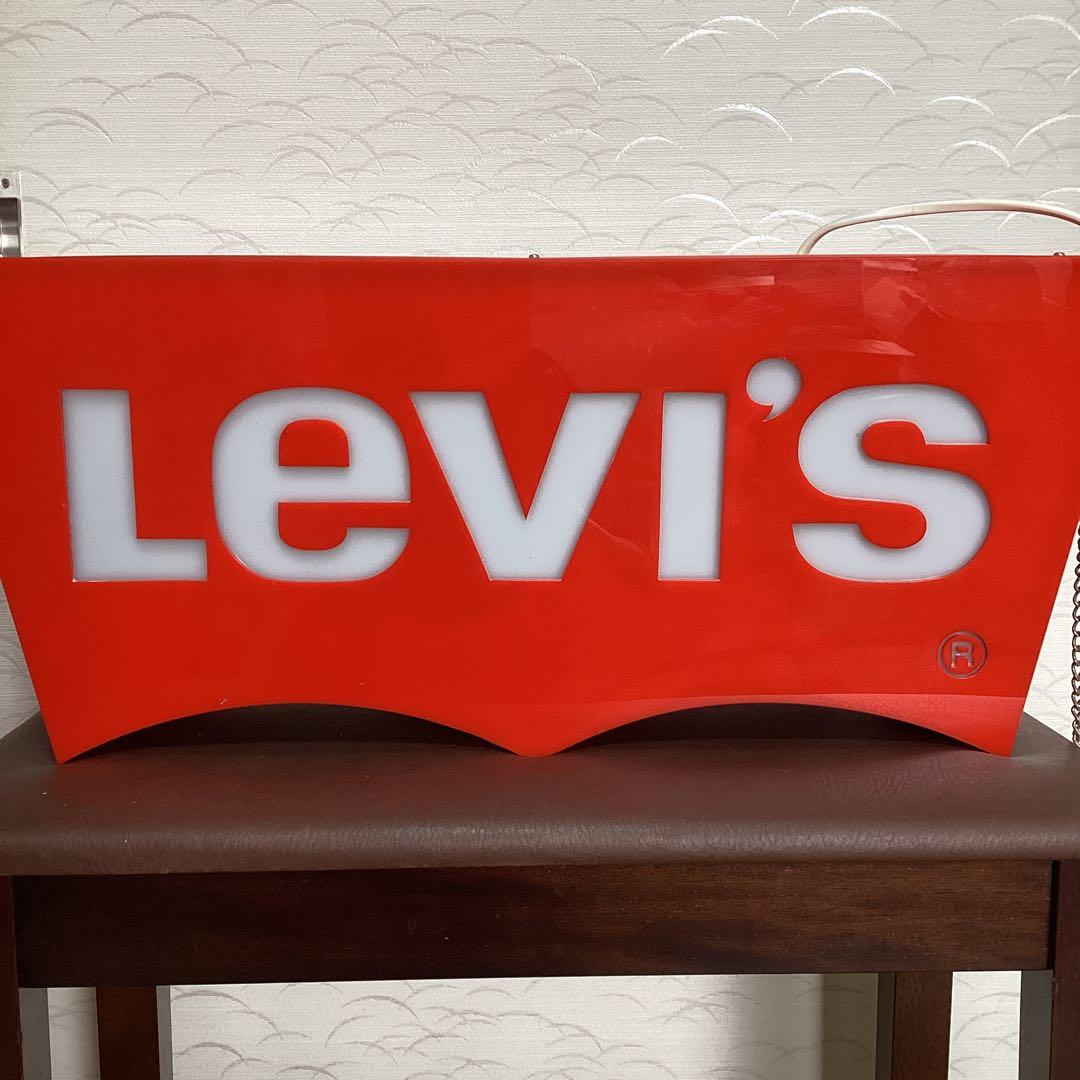 Levi's 電飾看板