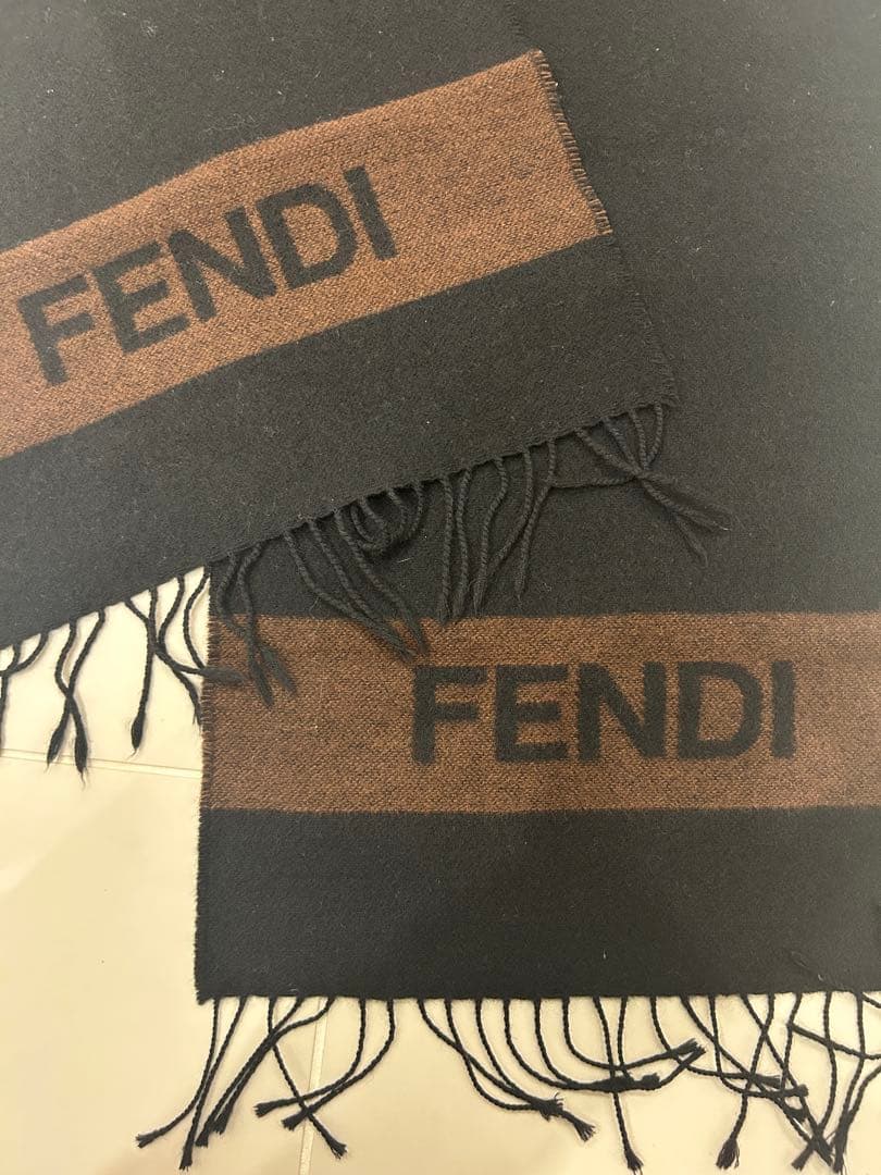 FENDI ブラック マフラー ウール製