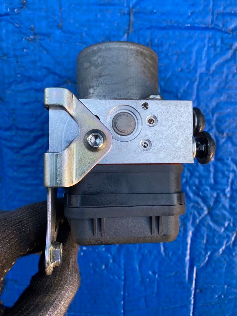 ヤマハ　MT-09 RN52J ABS アクチュエーター　純正品