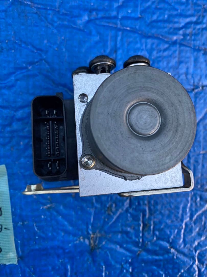 ヤマハ　MT-09 RN52J ABS アクチュエーター　純正品