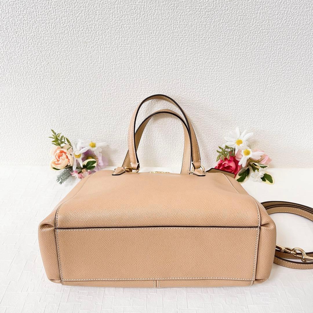 【美品】コーチ ショルダーバッグ 2WAY ハンドバッグ ベージュ系 チャーム付