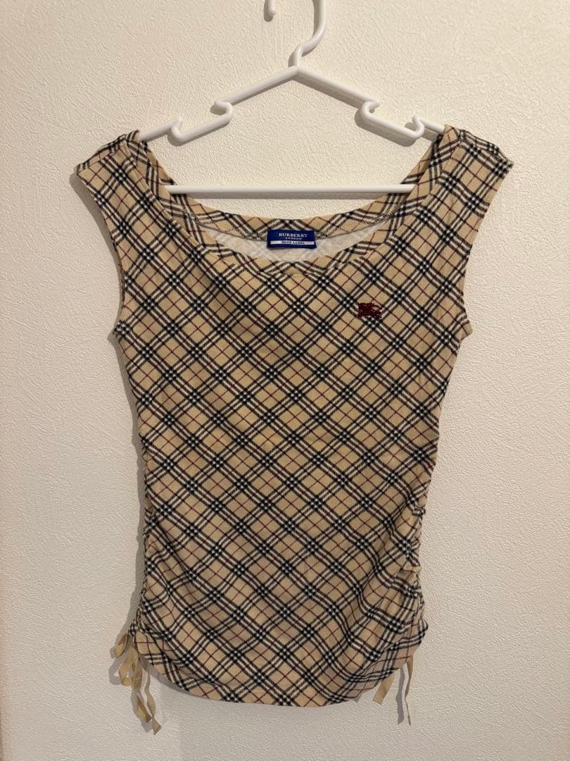 BURBERRY BLUE LABEL ノースリーブタンクトップ　夏服