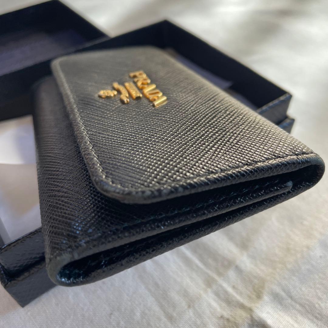 PRADA キーホルダー