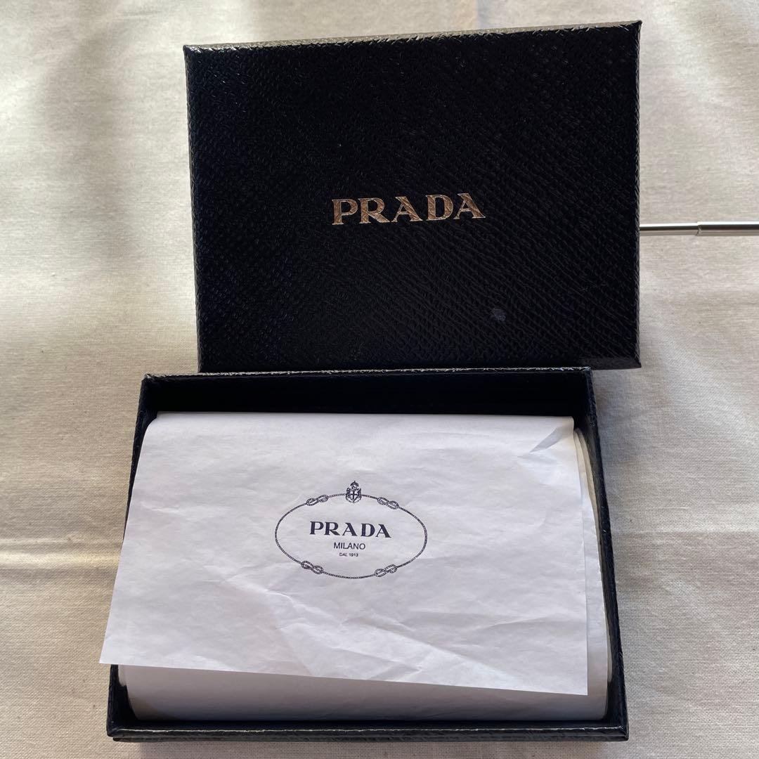 PRADA キーホルダー