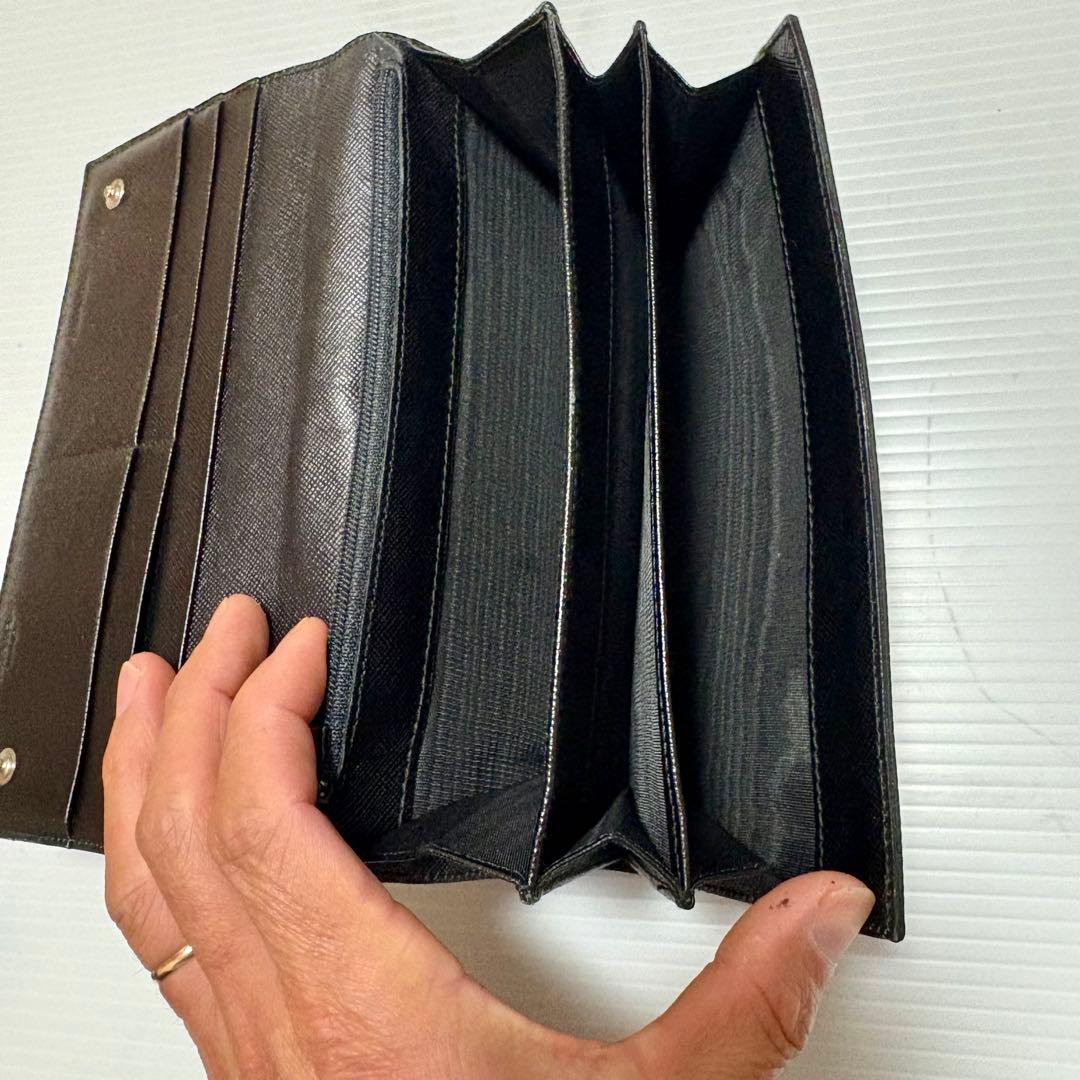 ユ*ー様 PRADA ブラック ナイロン 二つ折り財布