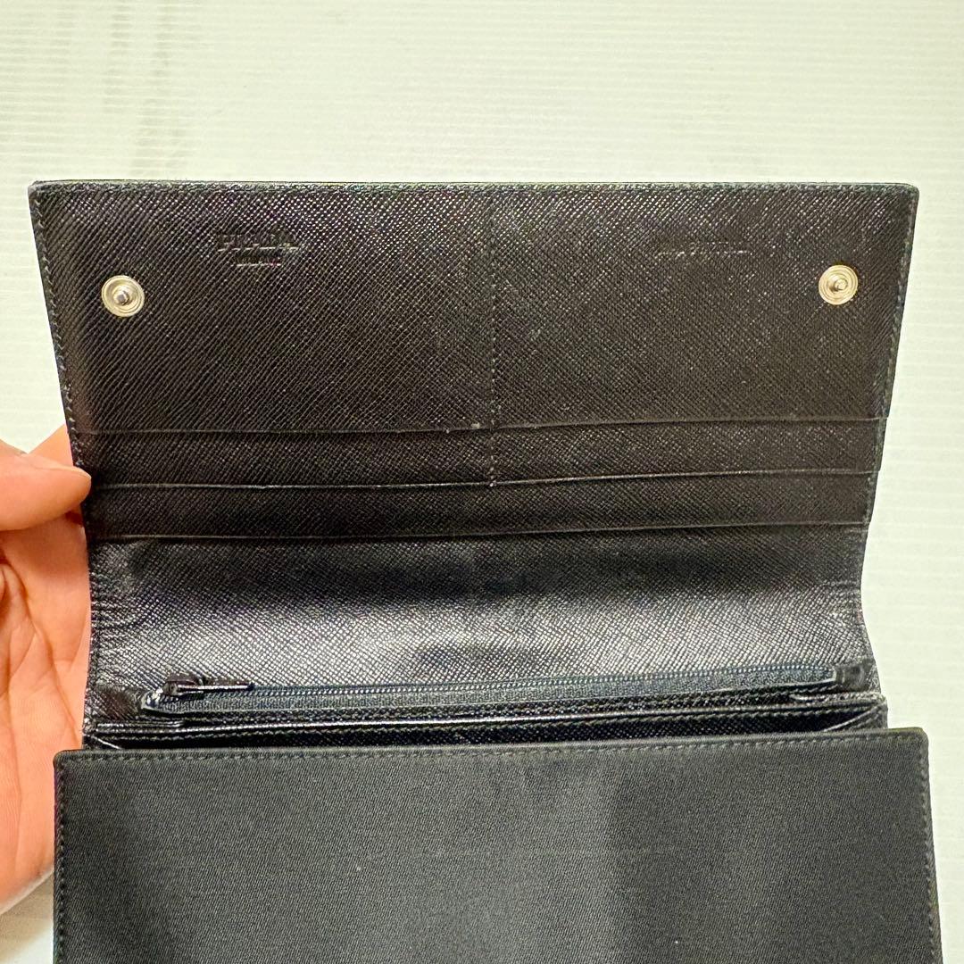 ユ*ー様 PRADA ブラック ナイロン 二つ折り財布