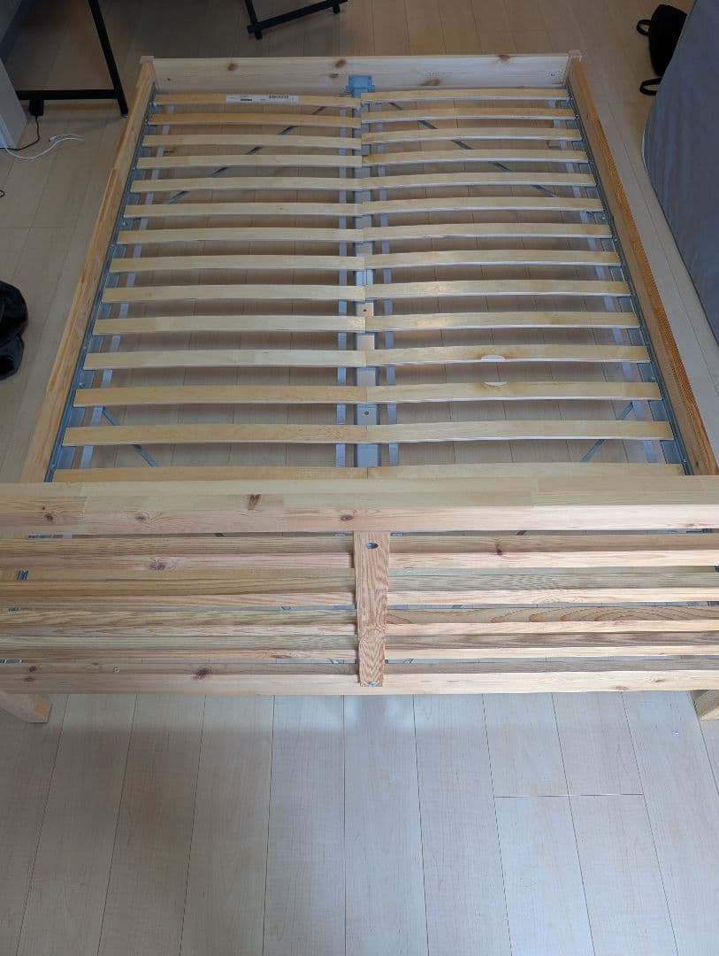 木製ダブルベッドフレーム IKEA