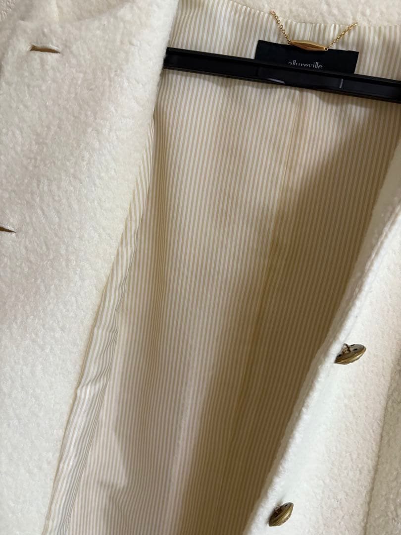 アルアバイル ブーグレウール　ホワイトノーカラージャケット ゴールドボタン