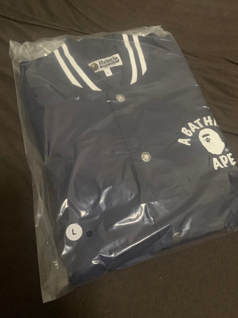 ノ*コ様 【新品未開封】A BATHING APE カレッジロゴ バーシティジャ