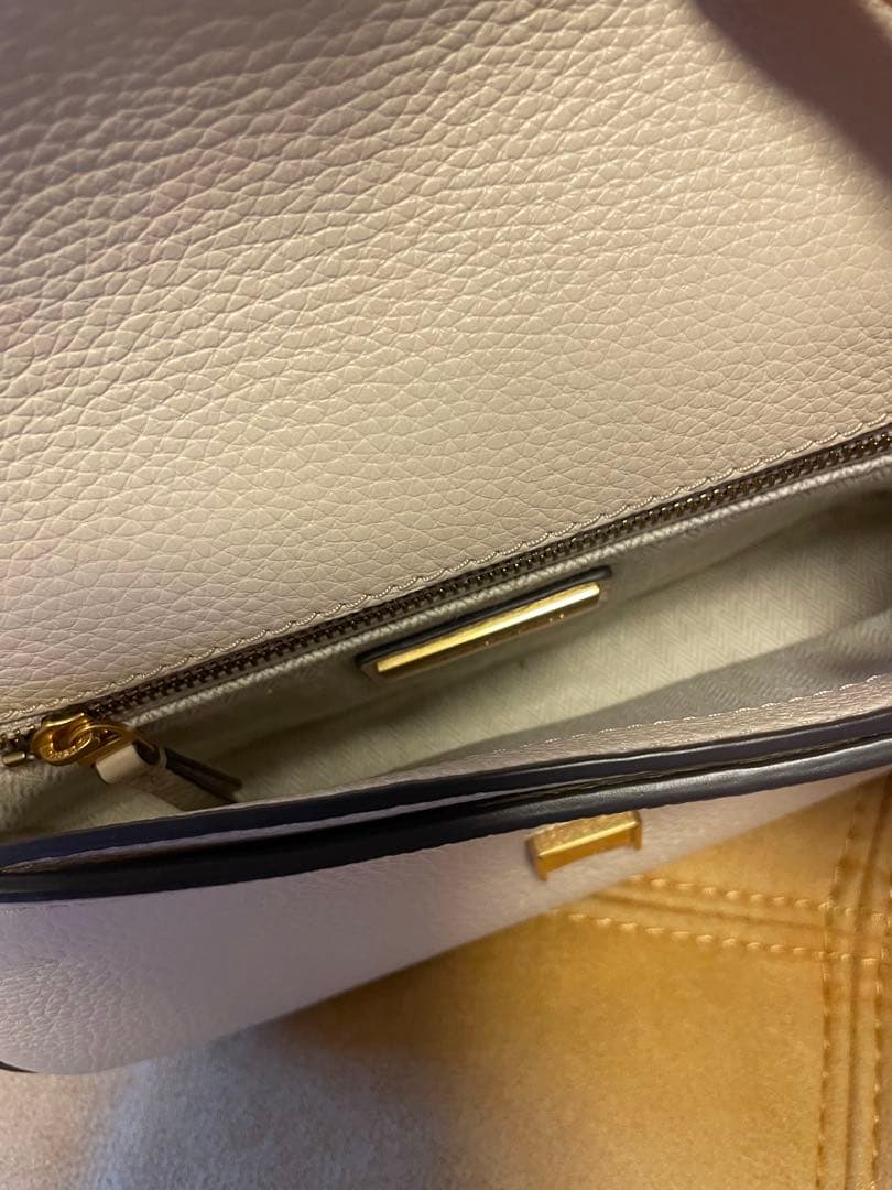 Tory Burch ホワイトレザーショルダーバッグ