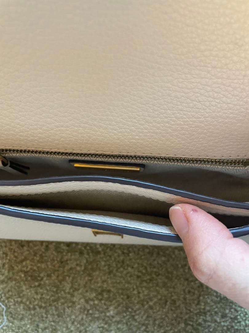 Tory Burch ホワイトレザーショルダーバッグ