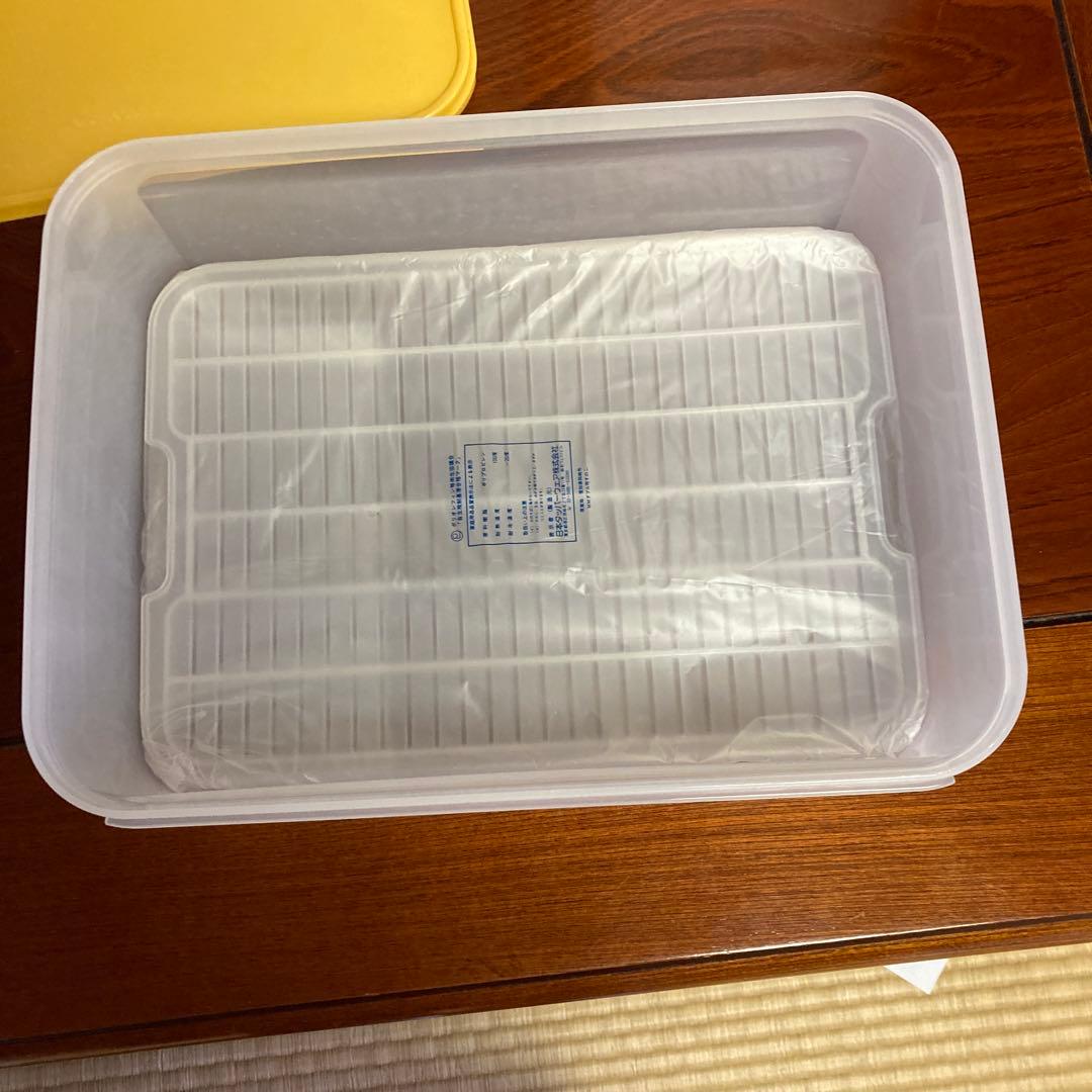 タッパウェアMMダブル1つとMMワイド3つとハーフワイド１つイエロー5点新品