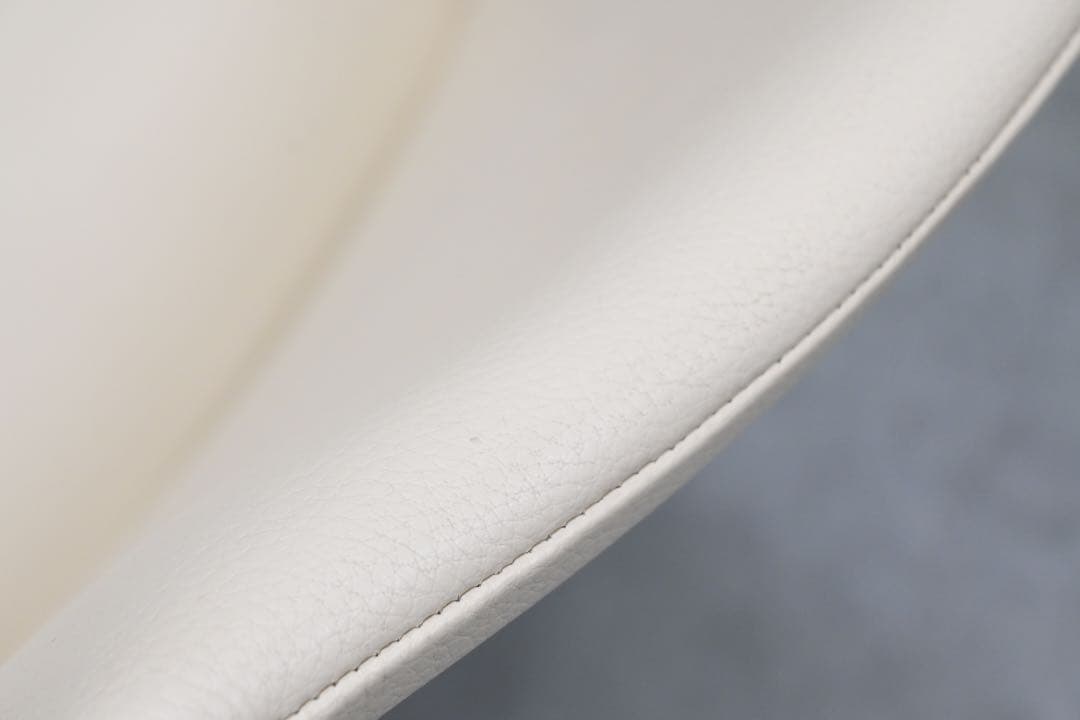 【展示極美品】 cassina カッシーナ LINE アームチェア 2脚セット