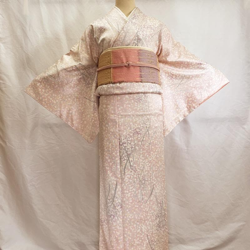 601mk47△小紋 菱 花弁 葉 淡い桃色 正絹△美品