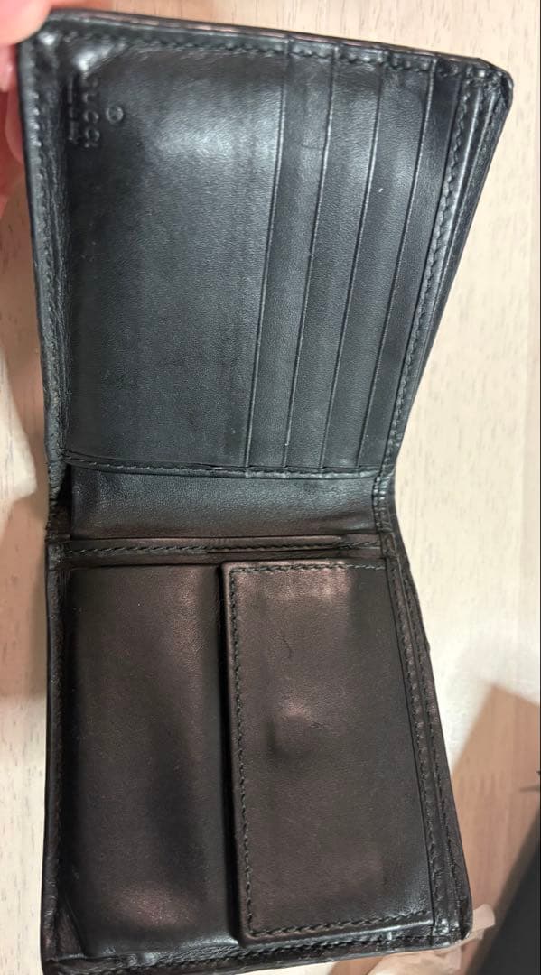 GUCCI 蛇デザイン 二つ折り財布