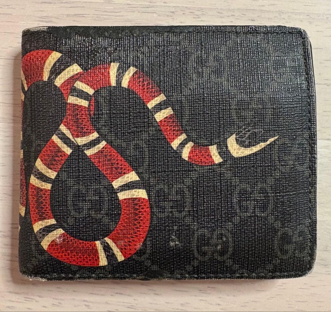 GUCCI 蛇デザイン 二つ折り財布