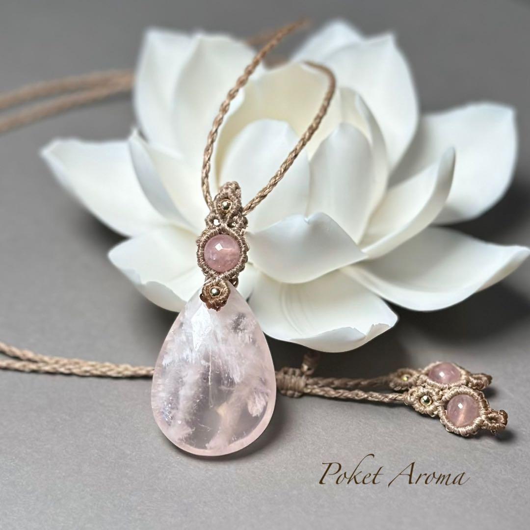 『桃清』セリサイトインローズクォーツとディープローズクォーツのマクラメネックレス