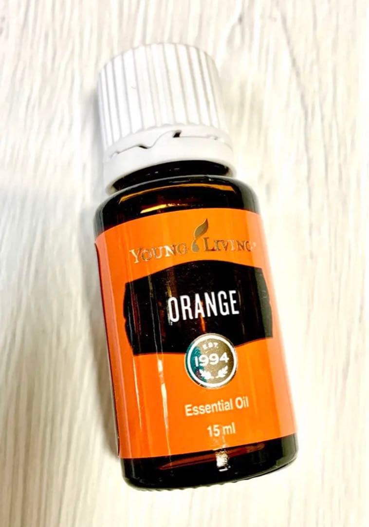 新品☆ヤングリビング オレンジ＆ロールオンピースアンドカーミング アロマ☆未開封