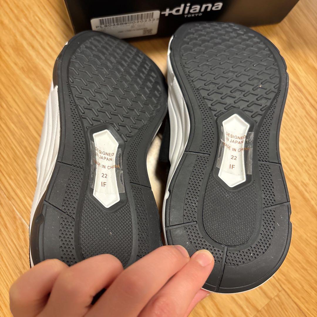 新品未使用　【+diana（プラスダイアナ）】 ビジュー付きストラップスニーカー