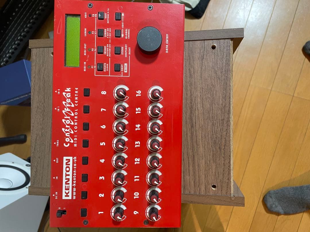 DTM・DAW KENTON Control Freak