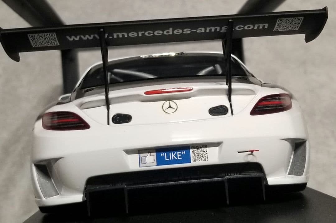 【レア美品】ミニチャンプス 1/18 メルセデスベンツ SLS AMG GT3