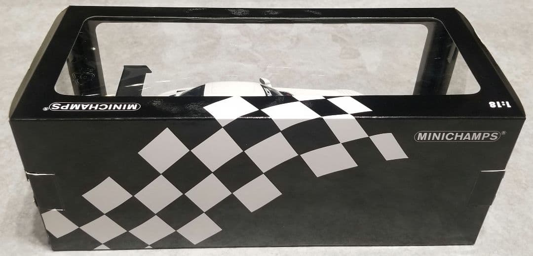 【レア美品】ミニチャンプス 1/18 メルセデスベンツ SLS AMG GT3