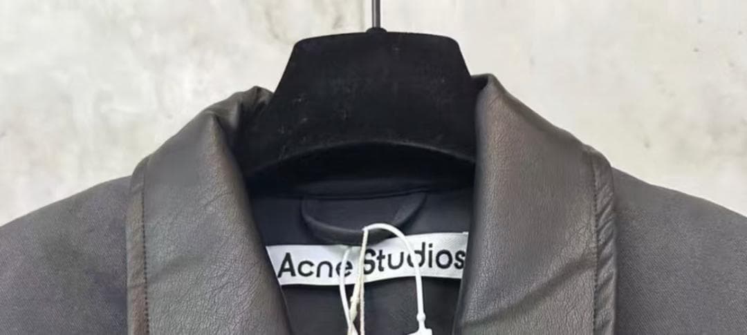Acne Studios ブラック ナイロンジャケット