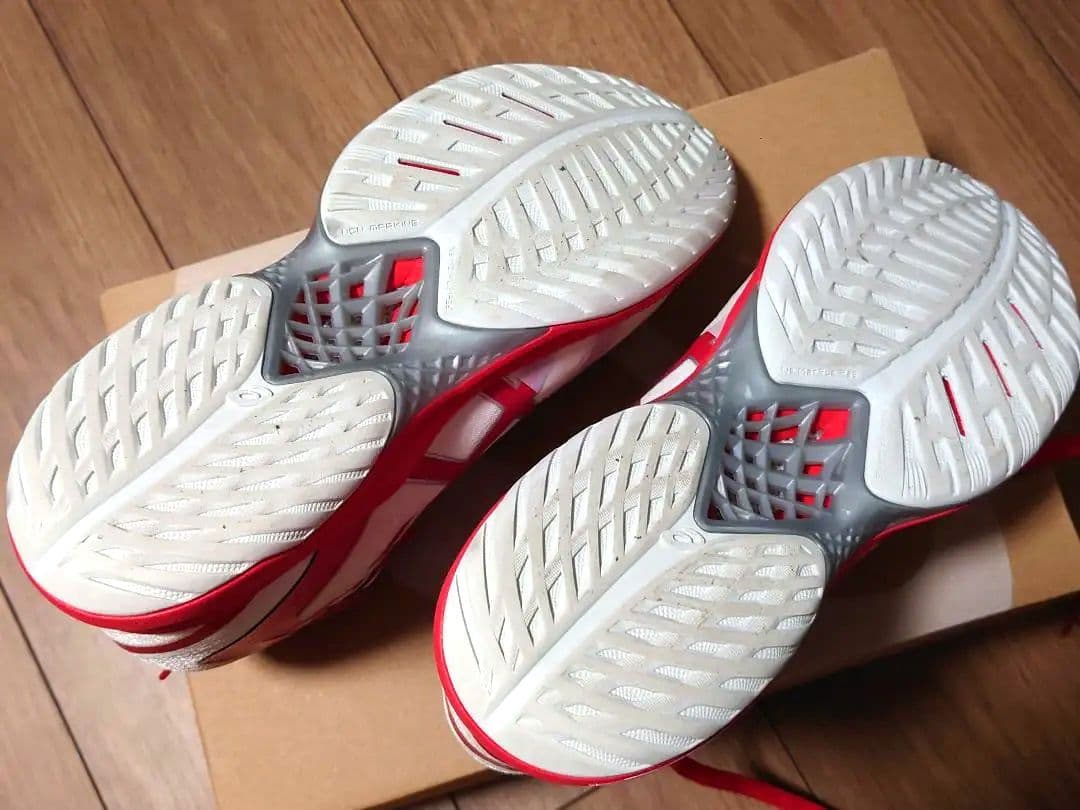 26センチ　美品　ASICS バレーボールシューズ ユニセックス