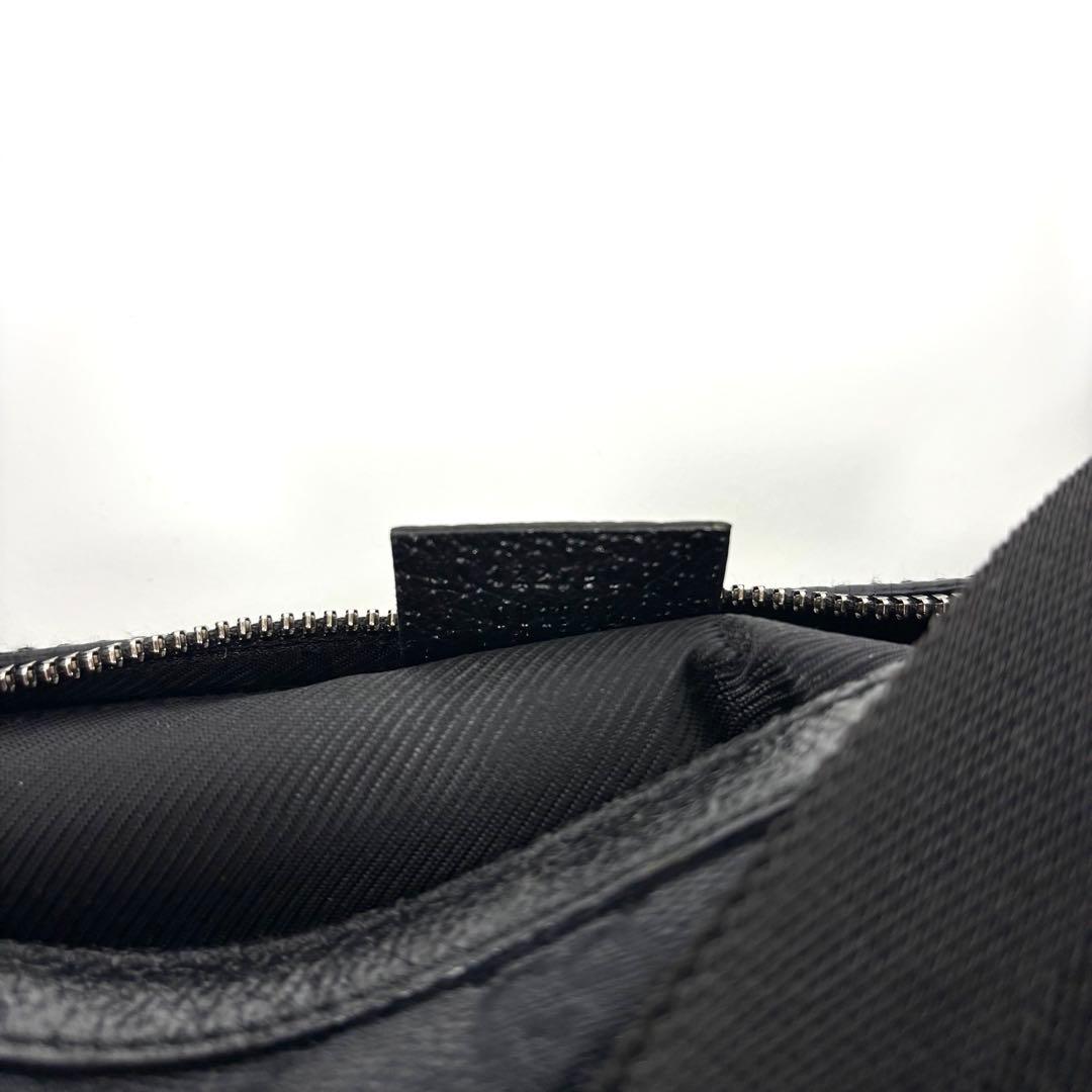 GUCCI グッチ GGキャンバス ハーフムーン ワンショルダーバッグ 黒