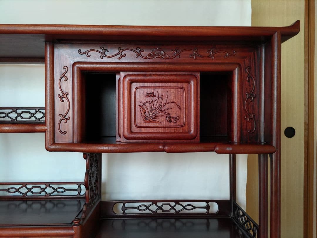 【最終値下げ】紫檀　彫刻装飾付き棚