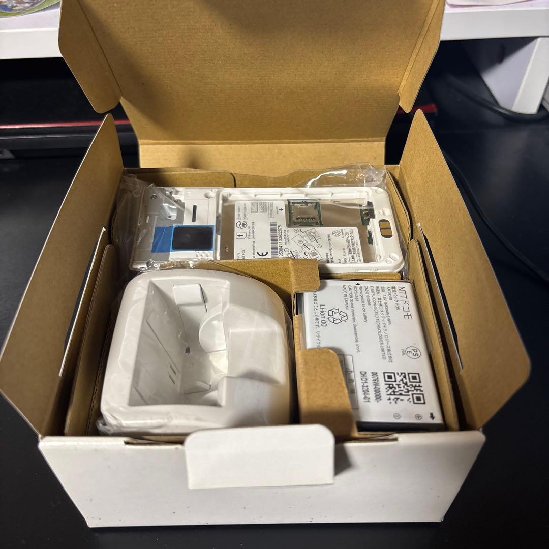 docomo arrows F-03L 携帯電話本体