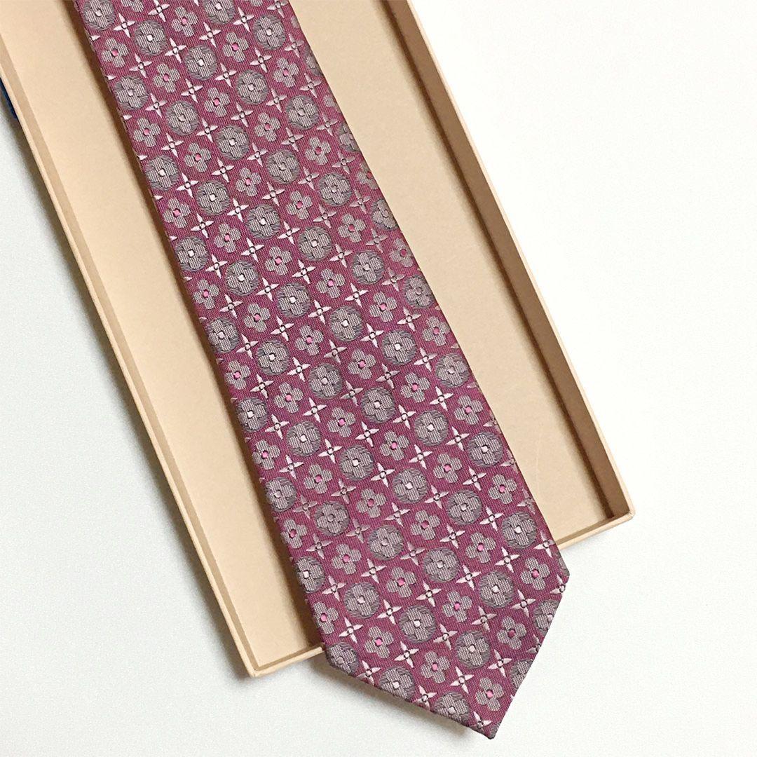 未使用級 ルイヴィトン Louis Vuitton ネクタイ 花柄