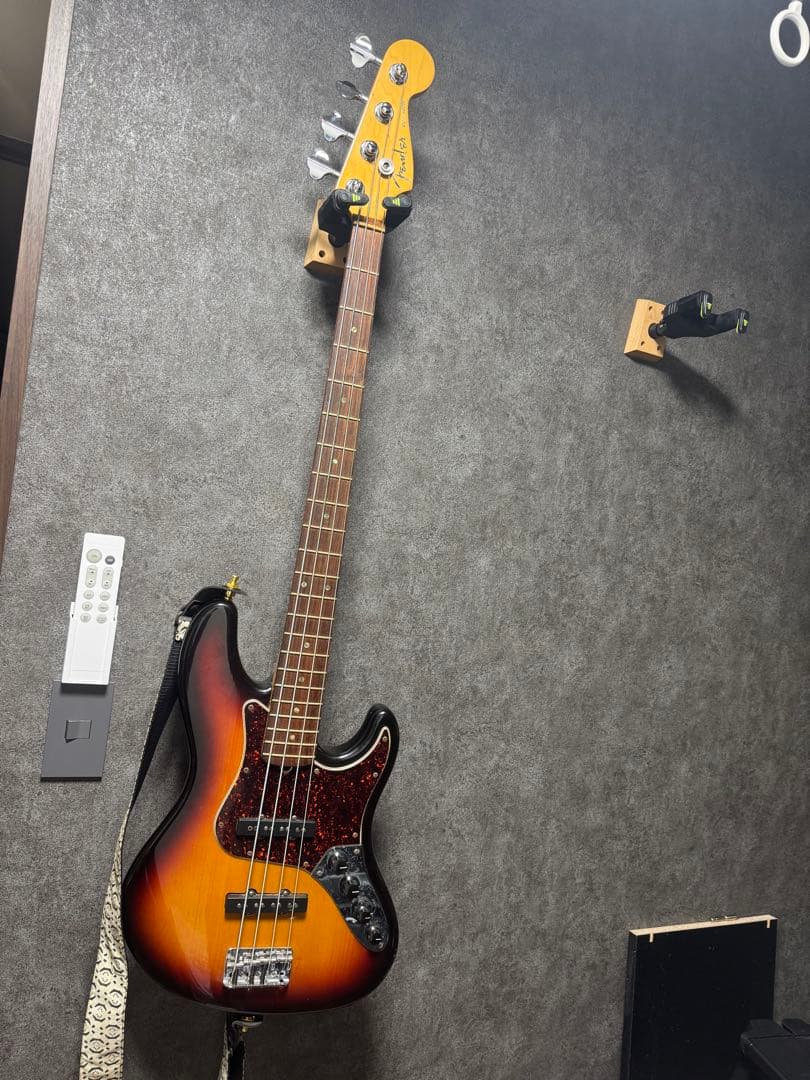 ベース FenderUSA American Deluxe Jazz Bass