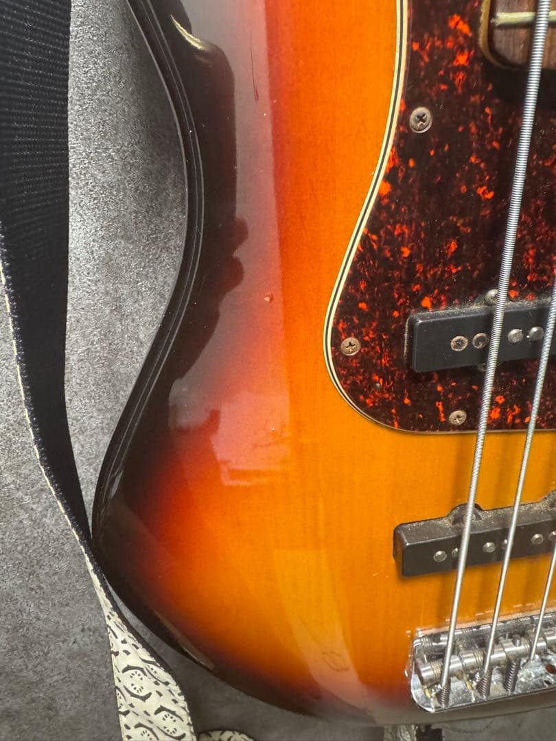 ベース FenderUSA American Deluxe Jazz Bass