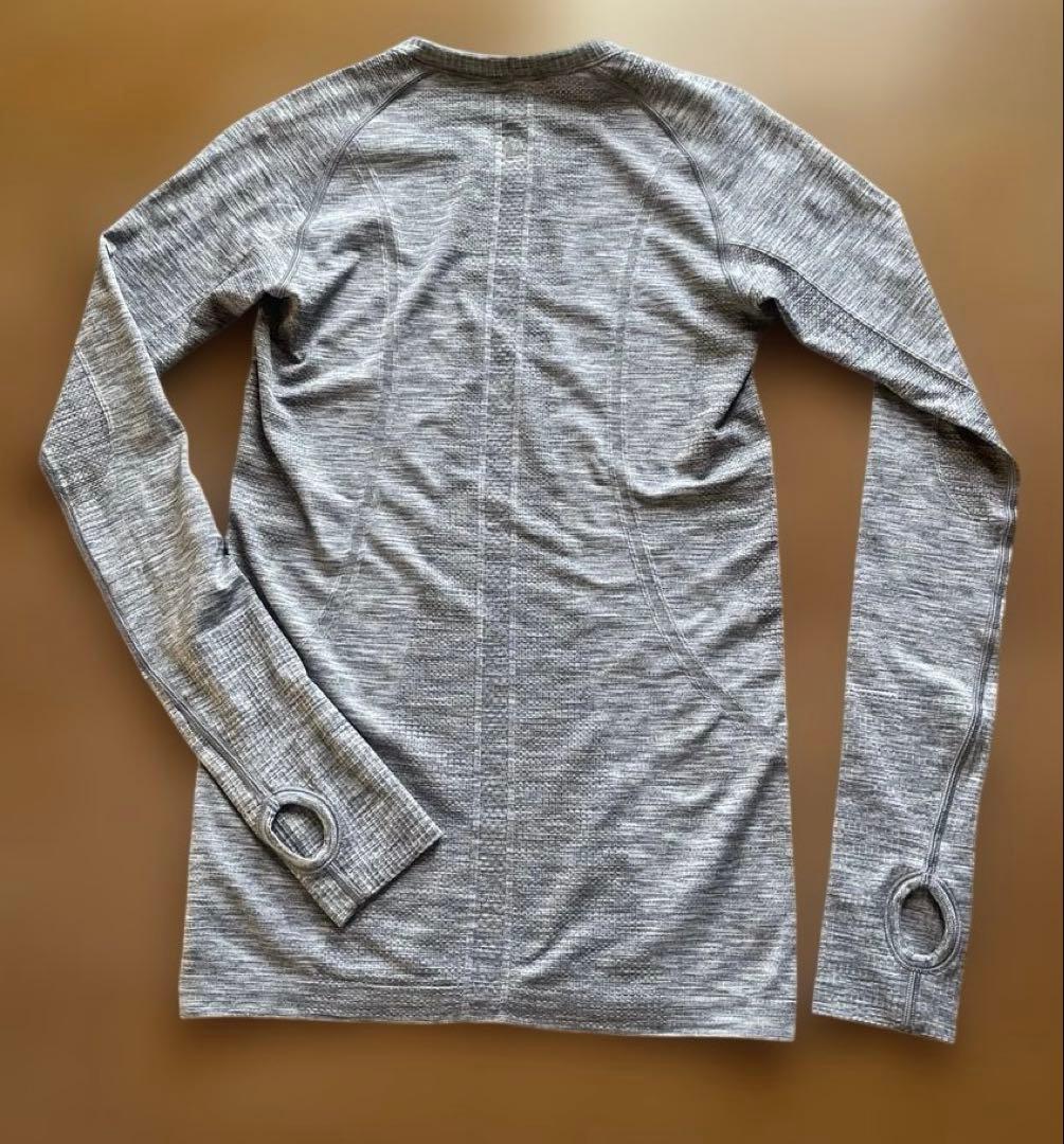 ミモザ‼️ ルルレモン　lululemon ALOHA 長袖シャツ 6