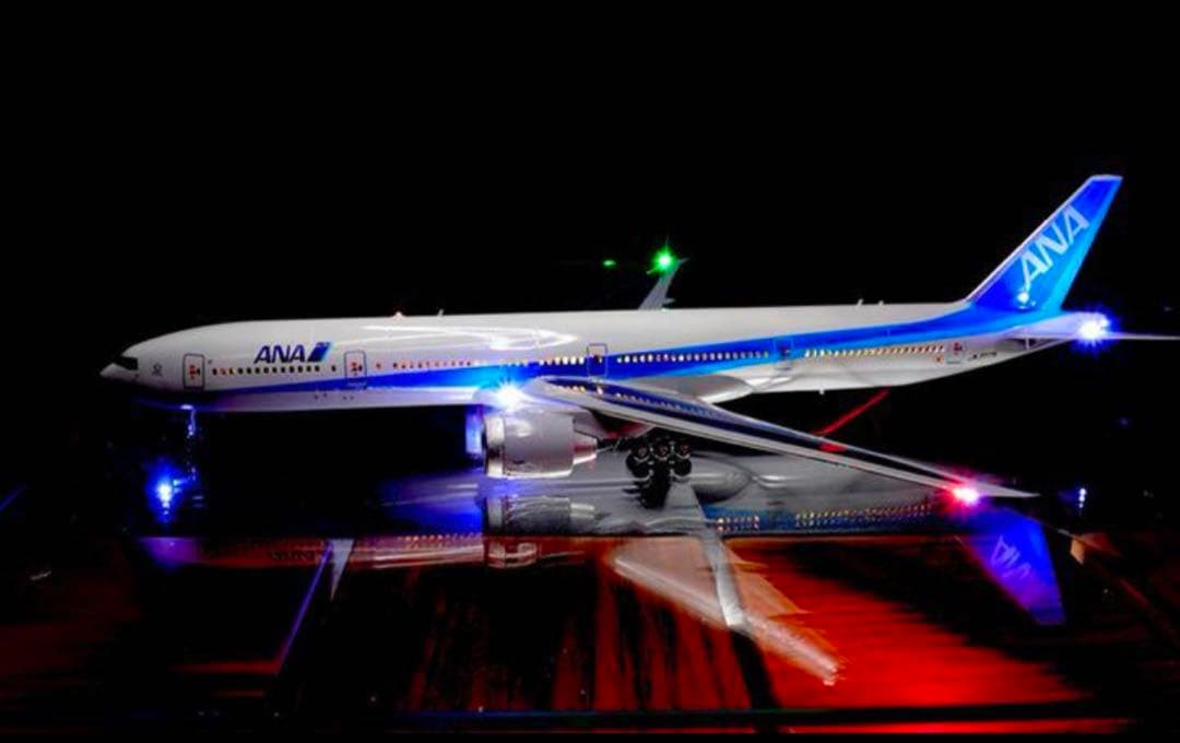 旅客機プラモデル ANA B777-300ER 【スタンド付】