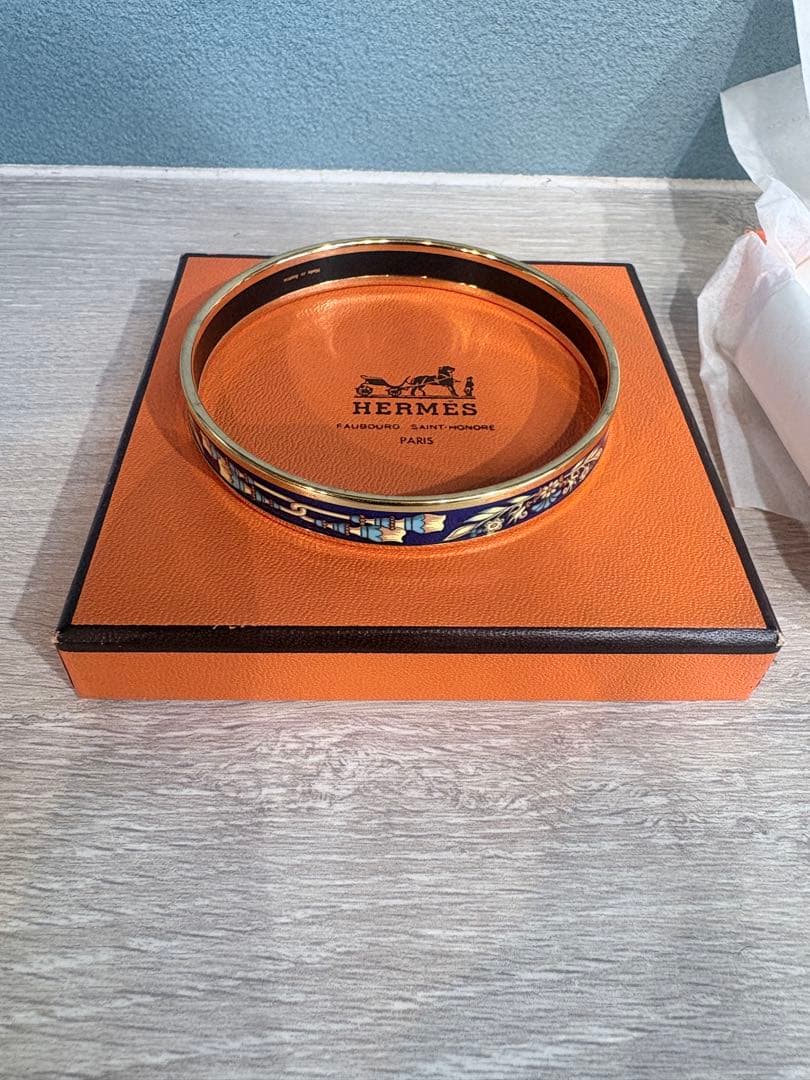 HERMES ゴールド ネイビー バングル