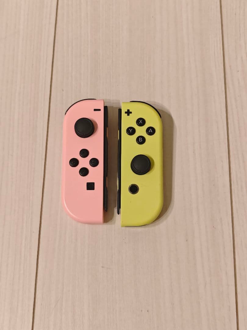 Nintendo Switch 本体 青と赤のJoy-Con付き