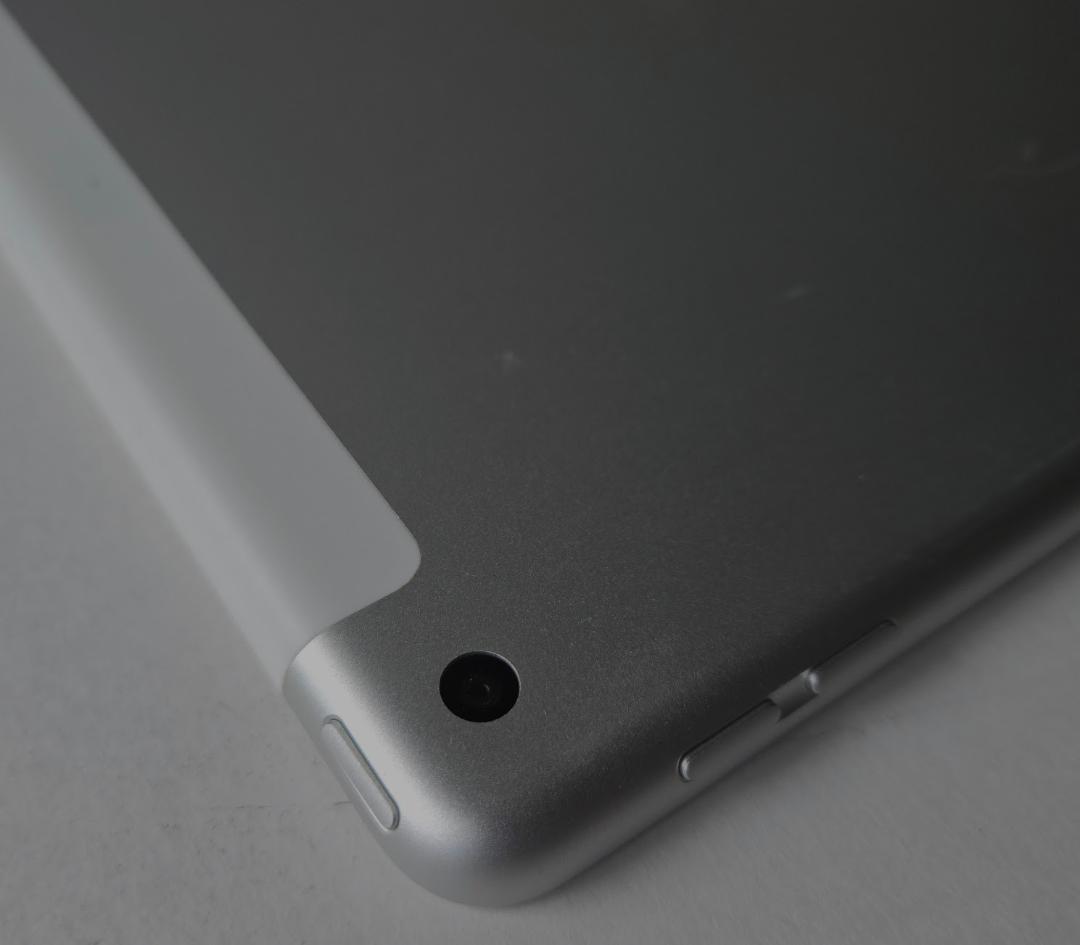 美品★iPad 第8世代 32GB SIMフリー シルバー★バッテリー95％