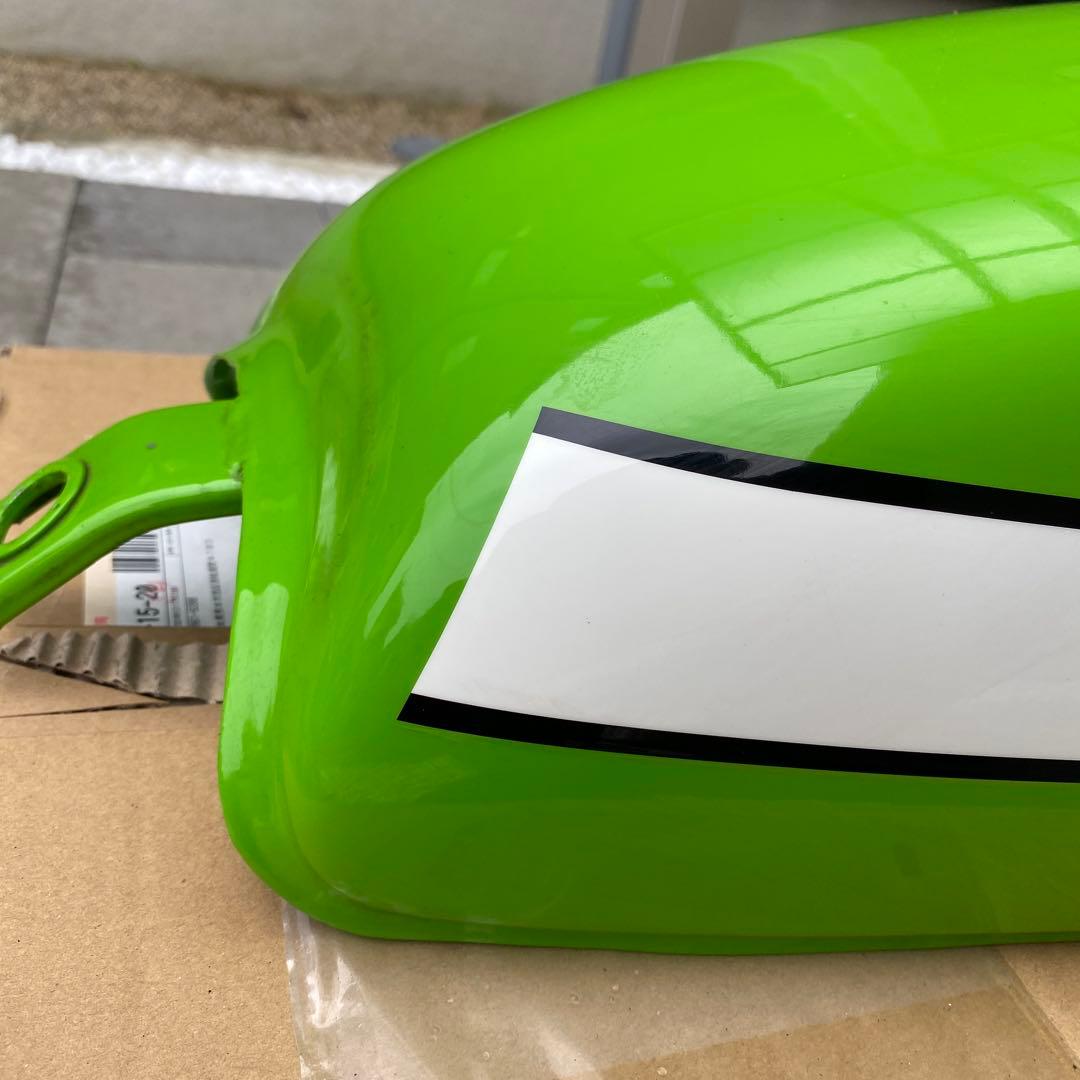 Kawasaki タンク グリーン ホワイトストライプ　250TR キャブ