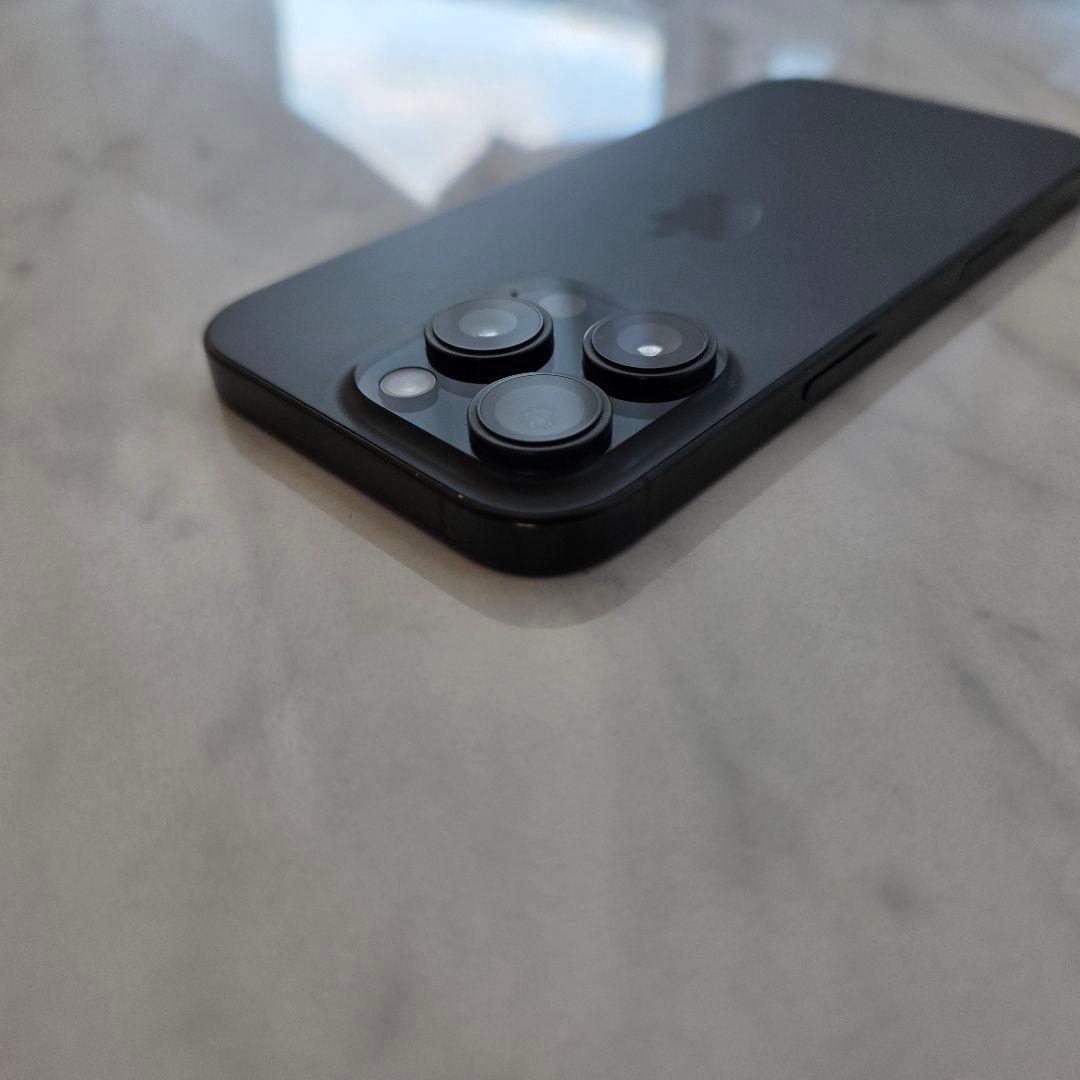 【超美品】iPhone 16Pro 256GB SIMフリー ブラックチタニウム