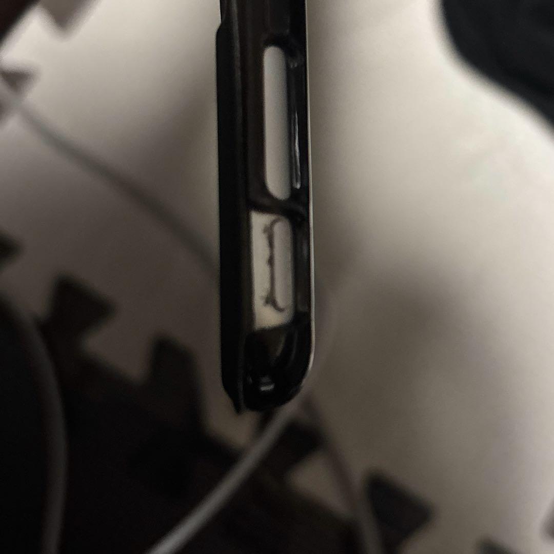 iPad Air3 スリープモードボタン陥没　ジャンク品扱