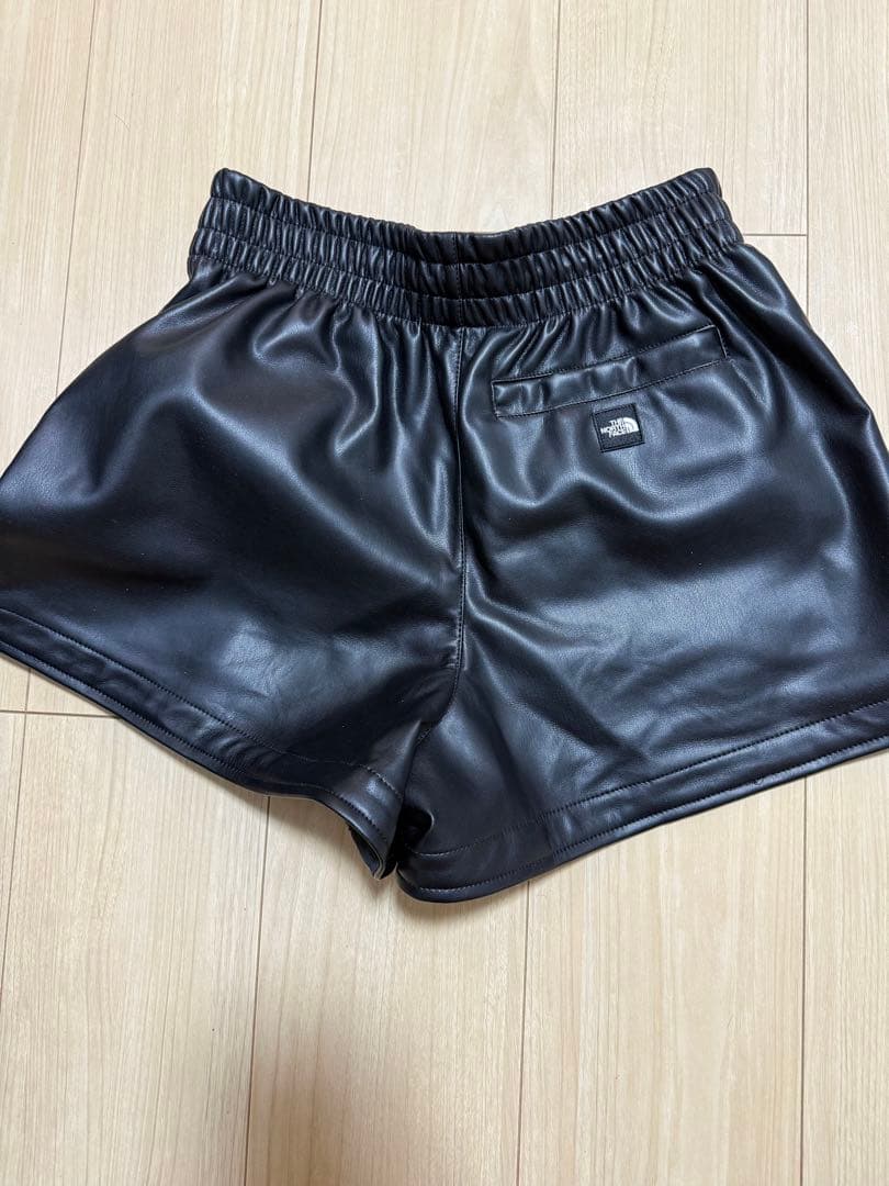 THE NORTH FACE レザーショートパンツ